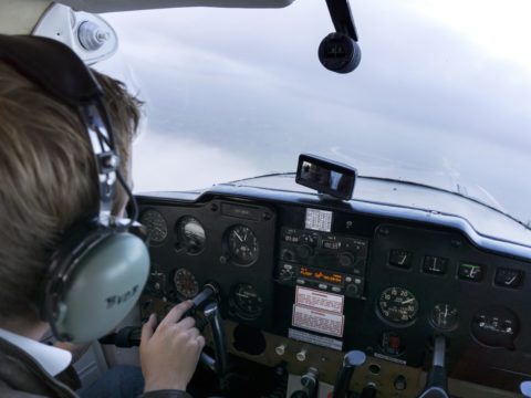 Eerste solovlucht tijdens een vliegles